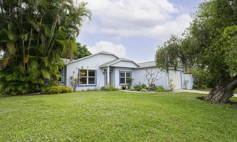 6851 Nw Jorgensen Road Port Saint Lucie FL 34983