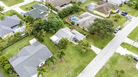 6851 Nw Jorgensen Road Port Saint Lucie FL 34983