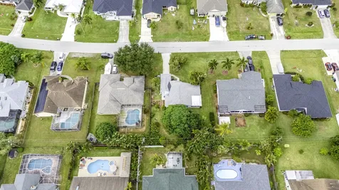 6851 Nw Jorgensen Road Port Saint Lucie FL 34983
