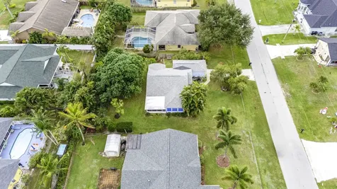 6851 Nw Jorgensen Road Port Saint Lucie FL 34983