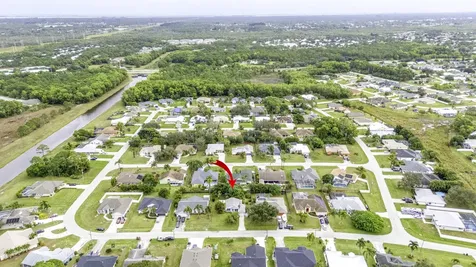 6851 Nw Jorgensen Road Port Saint Lucie FL 34983
