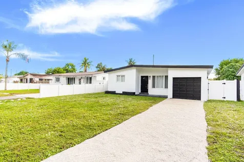 6370 Plunkett Street Hollywood FL 33023