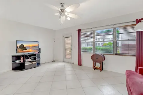 549 Fanshaw Boca Raton FL 33434
