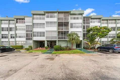 2761 Taft Street Hollywood FL 33020