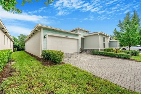 6818 Pointe Of Woods Drive West Palm Beach FL 33413