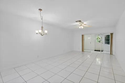 13942 Via Flora Delray Beach FL 33484