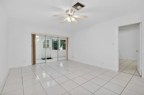 13942 Via Flora Delray Beach FL 33484