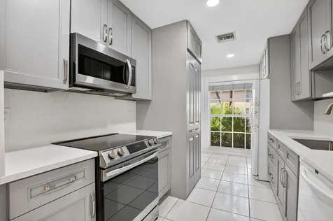 13942 Via Flora Delray Beach FL 33484