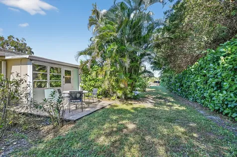 13942 Via Flora Delray Beach FL 33484