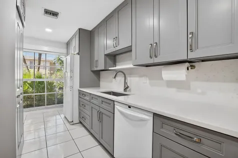 13942 Via Flora Delray Beach FL 33484