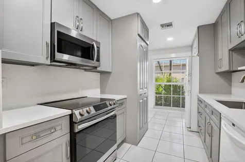 13942 Via Flora Delray Beach FL 33484