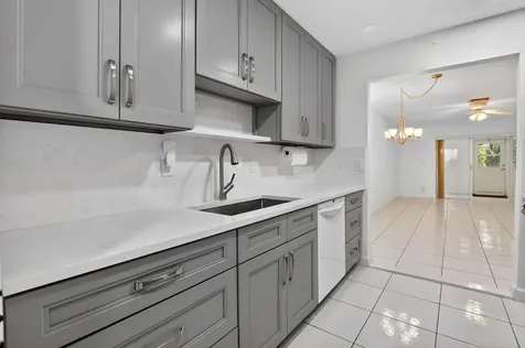 13942 Via Flora Delray Beach FL 33484
