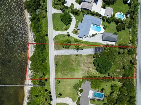 1811 S Indian River Drive Fort Pierce FL 34950
