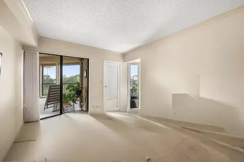 1109 Marine Way E L4r Way North Palm Beach FL 33408