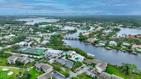 18350 Se Wood Haven Lane Jupiter FL 33469
