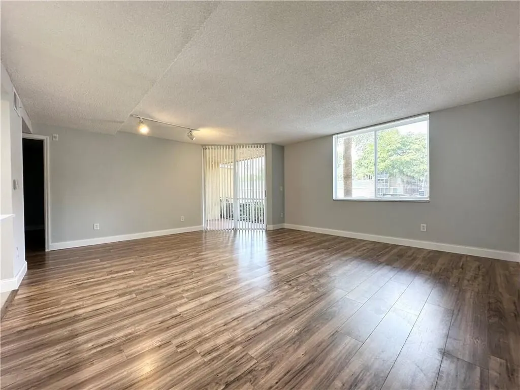 4045 W Mcnab Road Pompano Beach FL 33069