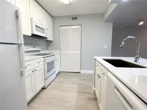 4045 W Mcnab Road Pompano Beach FL 33069