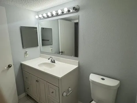 4045 W Mcnab Road Pompano Beach FL 33069
