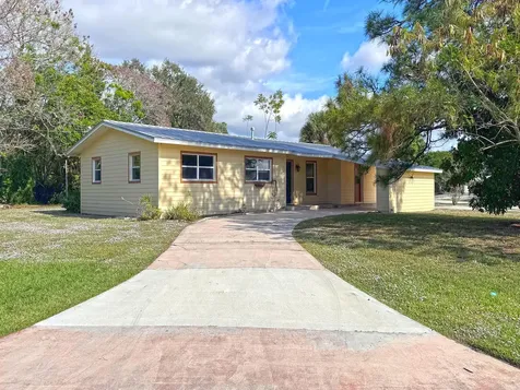401 Se Tranquilla Avenue Port Saint Lucie FL 34983