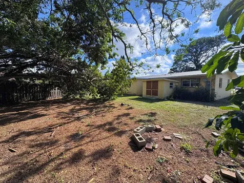 401 Se Tranquilla Avenue Port Saint Lucie FL 34983