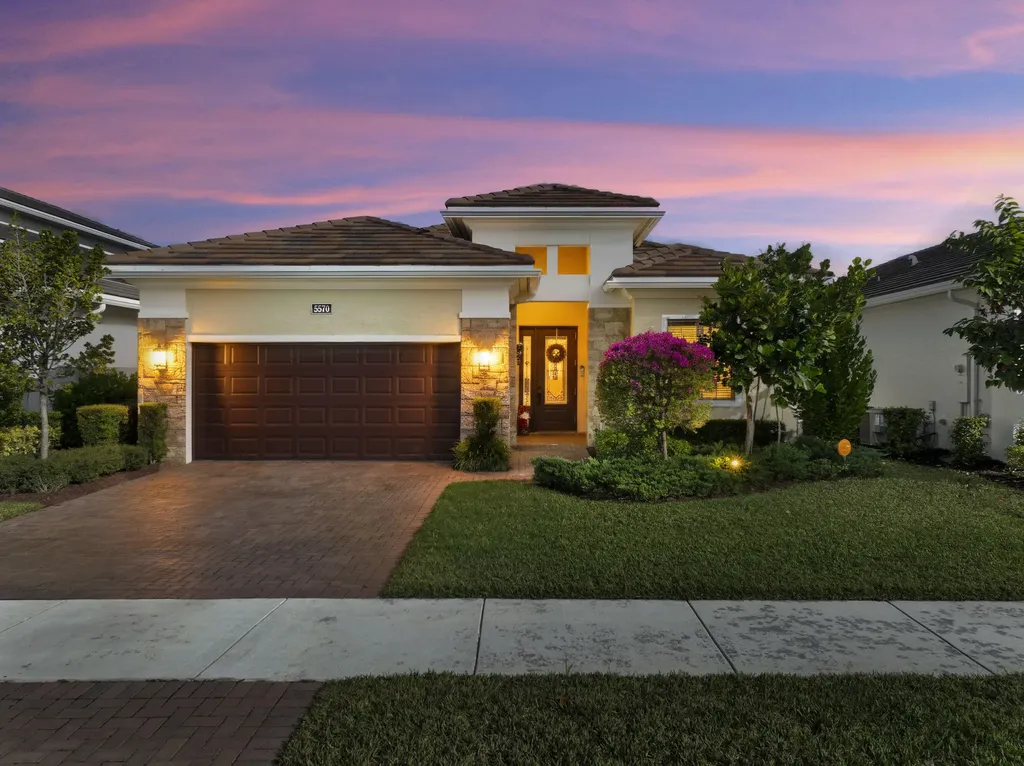 5570 Anna Maria Lane The Acreage FL 33470