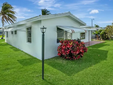 121 Nw 31st Court Pompano Beach FL 33064