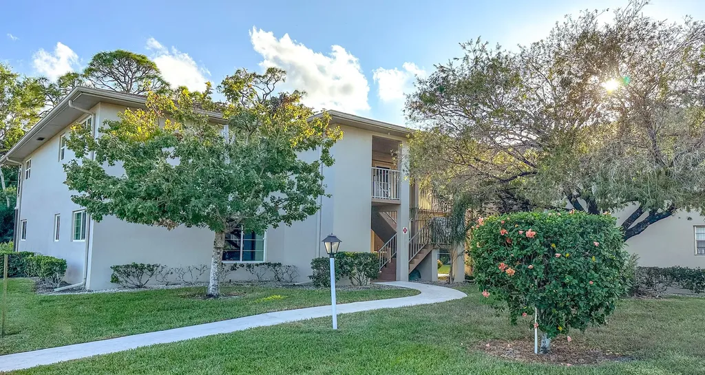 15 Lake Vista Trail Port Saint Lucie FL 34952