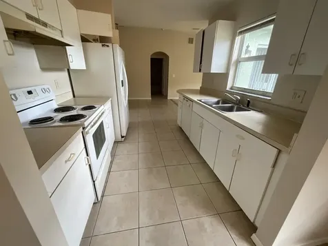 1002 SW Romaine Lane Port Saint Lucie FL 34953