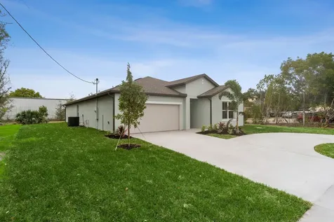 1782 Nw Bayshore Boulevard Port Saint Lucie FL 34984