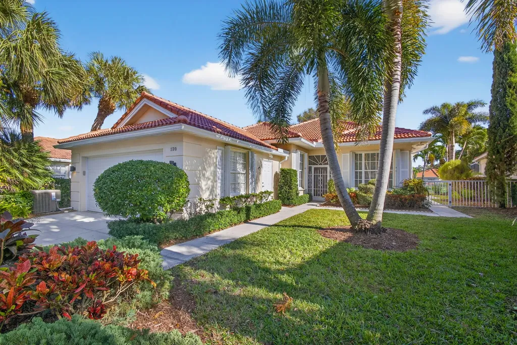 520 E Tall Oaks Drive Palm Beach Gardens FL 33410