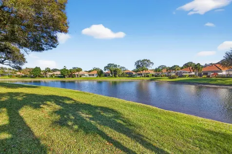 520 E Tall Oaks Drive Palm Beach Gardens FL 33410