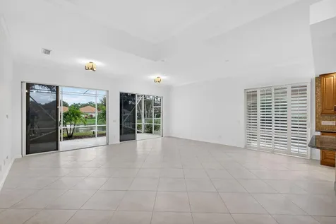 520 E Tall Oaks Drive Palm Beach Gardens FL 33410