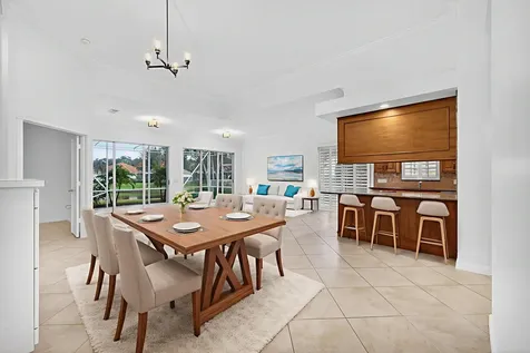 520 E Tall Oaks Drive Palm Beach Gardens FL 33410