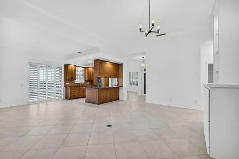520 E Tall Oaks Drive Palm Beach Gardens FL 33410