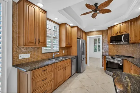 520 E Tall Oaks Drive Palm Beach Gardens FL 33410
