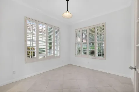 520 E Tall Oaks Drive Palm Beach Gardens FL 33410