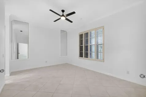 520 E Tall Oaks Drive Palm Beach Gardens FL 33410