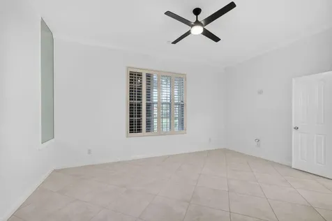 520 E Tall Oaks Drive Palm Beach Gardens FL 33410
