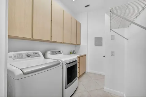 520 E Tall Oaks Drive Palm Beach Gardens FL 33410