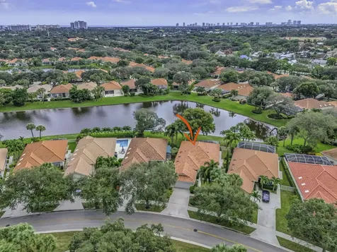 520 E Tall Oaks Drive Palm Beach Gardens FL 33410