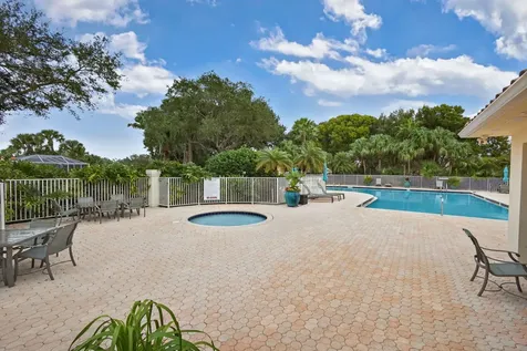 520 E Tall Oaks Drive Palm Beach Gardens FL 33410