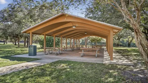 520 E Tall Oaks Drive Palm Beach Gardens FL 33410