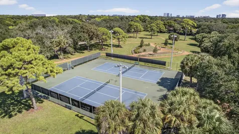 520 E Tall Oaks Drive Palm Beach Gardens FL 33410