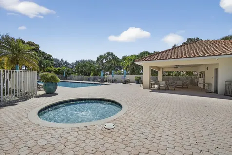 520 E Tall Oaks Drive Palm Beach Gardens FL 33410