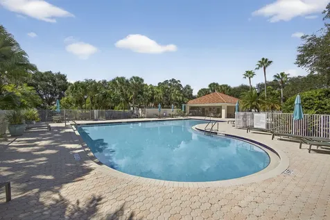 520 E Tall Oaks Drive Palm Beach Gardens FL 33410
