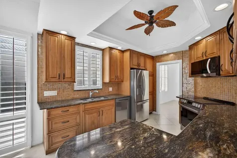 520 E Tall Oaks Drive Palm Beach Gardens FL 33410