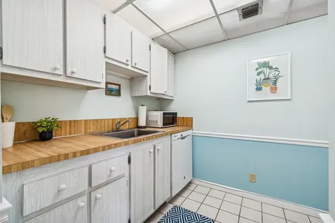 1805 Fairview Villas Drive Palm Springs FL 33406