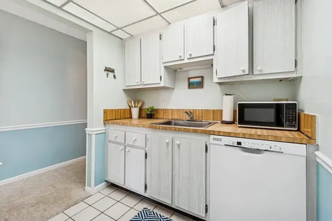 1805 Fairview Villas Drive Palm Springs FL 33406