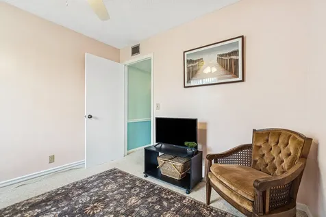 1805 Fairview Villas Drive Palm Springs FL 33406