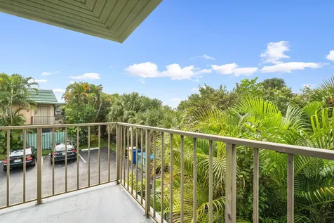 1805 Fairview Villas Drive Palm Springs FL 33406